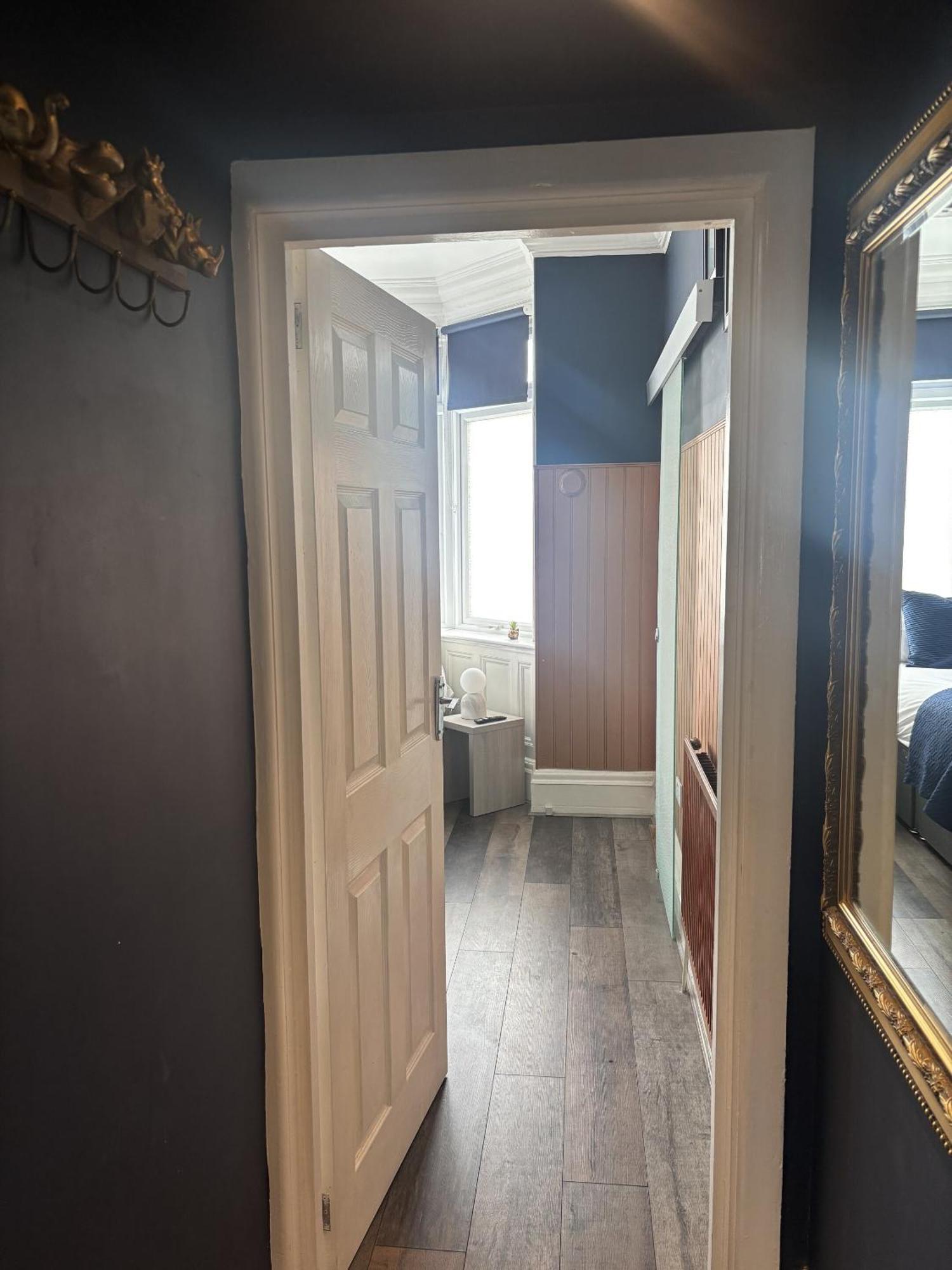 Apartment Cosy Retreat - Location, 1 Bed, Free Parking, High Speed Wifi